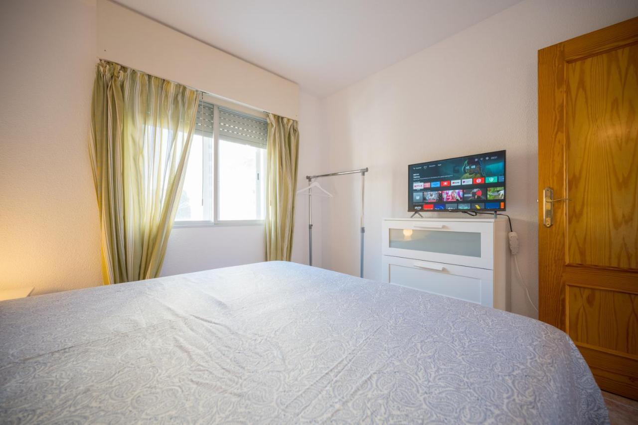 Beautiful 2 Bedroom In Parque Loix 3 Minutes Walk To The Beach Benidorm Exterior foto